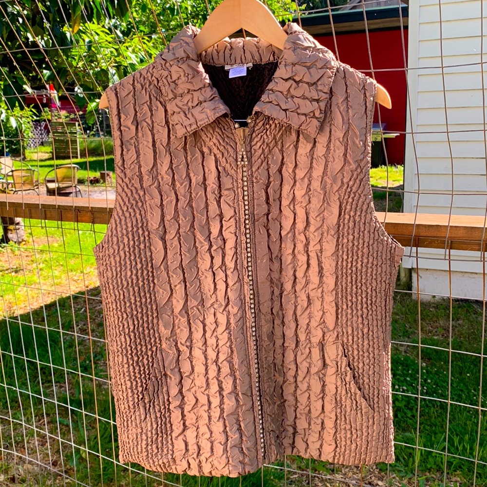 Cactus Ladies medium vest fits roomy .